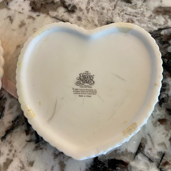 Precious moment sister dish with heart lid - Picture 5 of 10